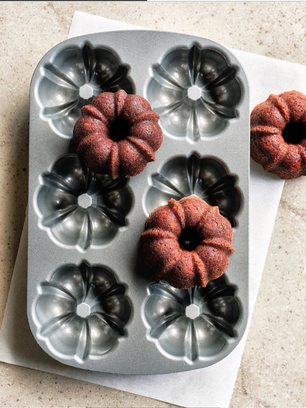 Vintage Nordic Ware Classic Bundt-lette Cake Pan 6 Cup Bundt Heavy Cast Aluminum